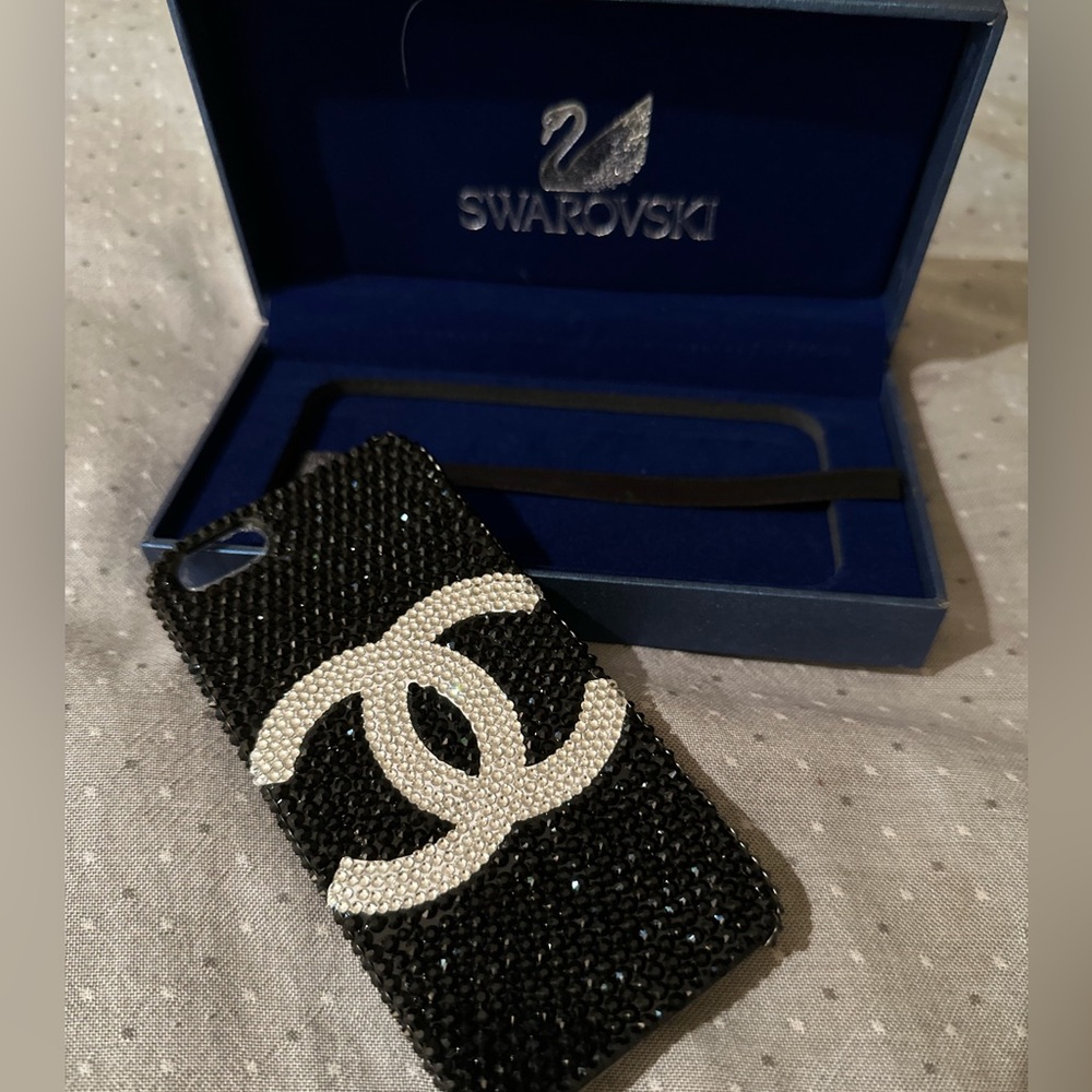 Gorgeous Chanel Iphone cover